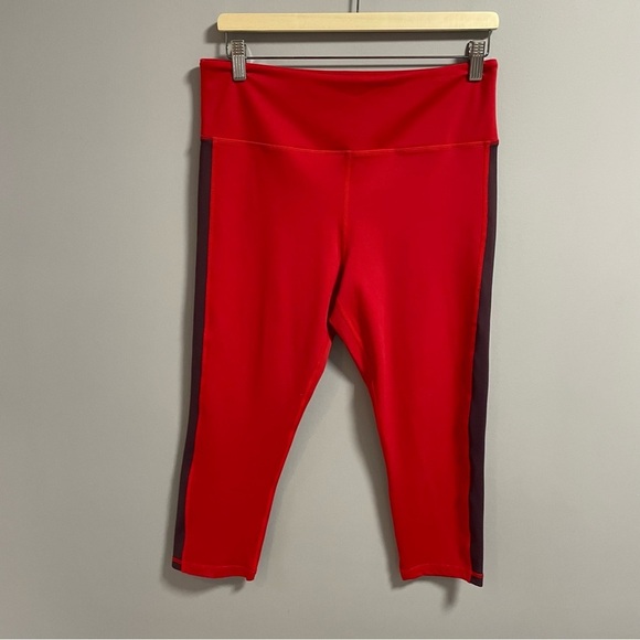 Zyia - Red Royalty Strip Light n Tight Hi-Rise Crop - Picture 2 of 5